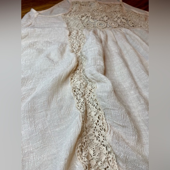 Rebellion• Handkerchief Style Flowy Tank Top• Size Small - Picture 4 of 8